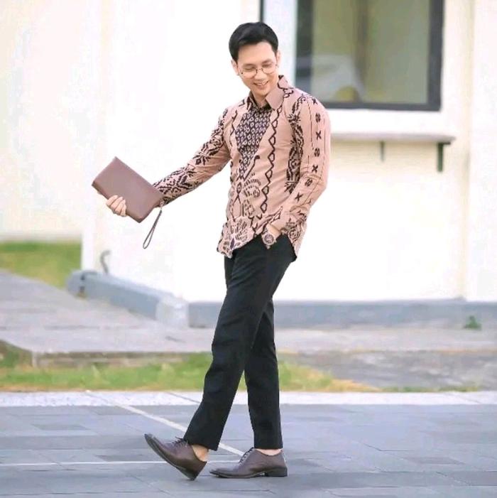 Kemeja batik pria motif denasti moca lengan panjang slimfit lapis furing bahan katun prima solo Katu