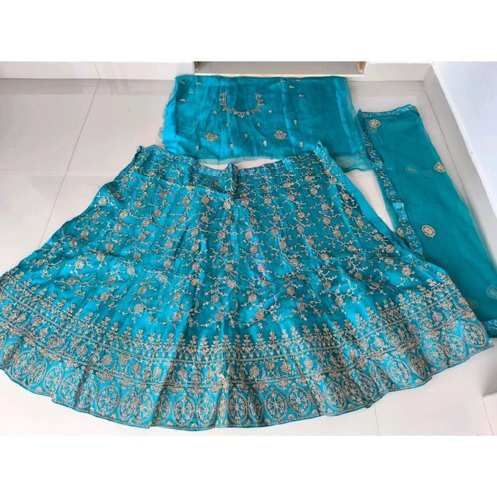Tile India Lehengas Pengantin India Lehenga Bordir Full Swarosky Timbul Bordir Baju Pengantin Mewah 