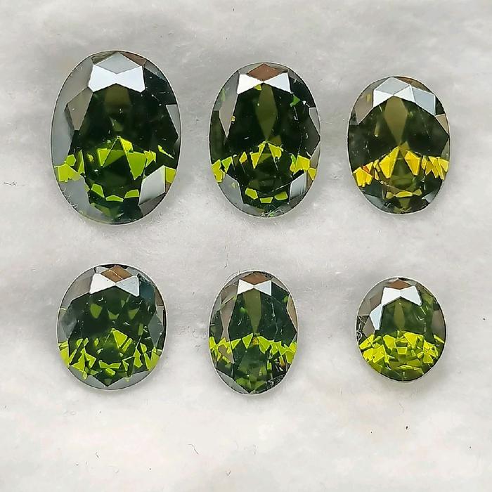 Batu Permata Diamond Peridot , Natural