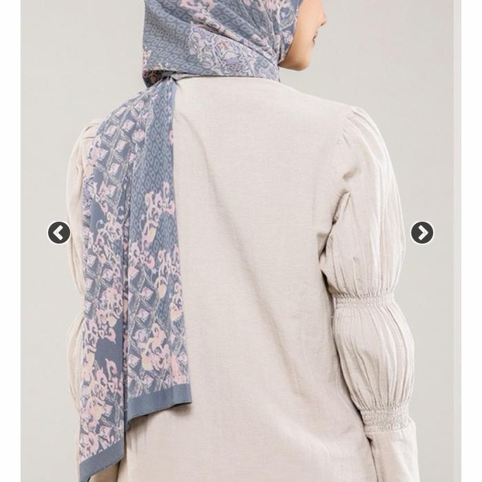 buttonscraves The Granada Pleated Shawl - Dove