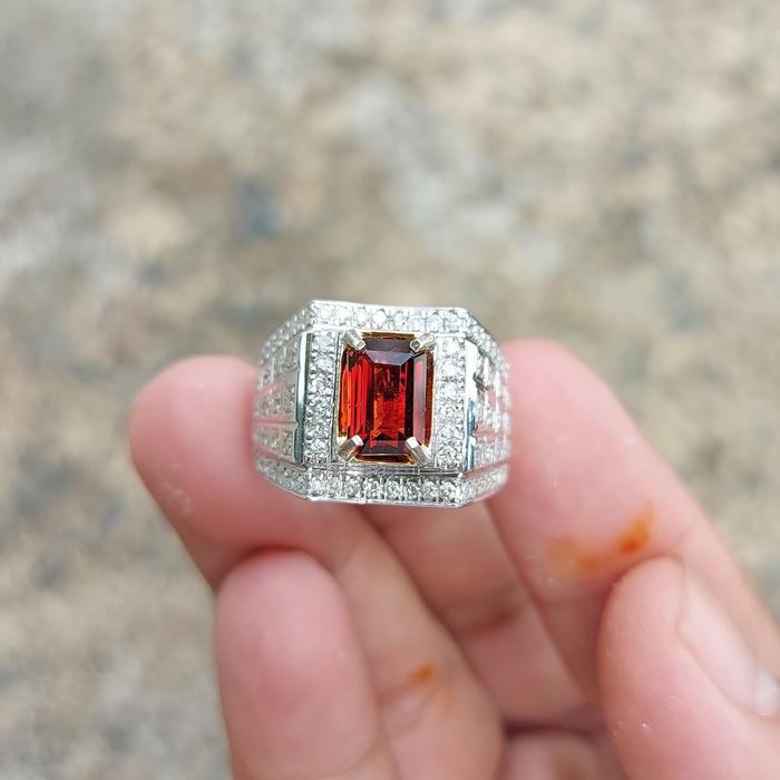 Cincin pria berlian mewah permata garnet