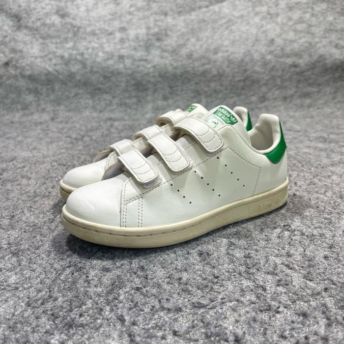 Merek : ADIDAS STAN SMITH VELCRO KIDS Model : SNEAKERS  Asal : INDIAN Size. : setara 32 insole 20cm