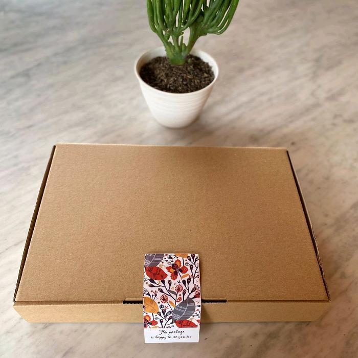 Extra box for custom hampers