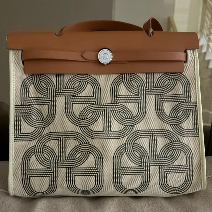 Herbag Kulit Asli - Tas Tangan Elegan dengan Desain Pola Unik dan Kualitas Premium