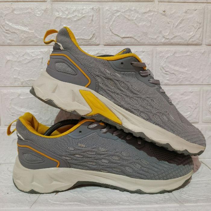 Sepatu Sneakers Lecaf Light Run Grey Yellow size - 43