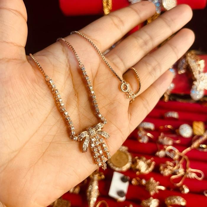 Kalung pita berlian Eropa