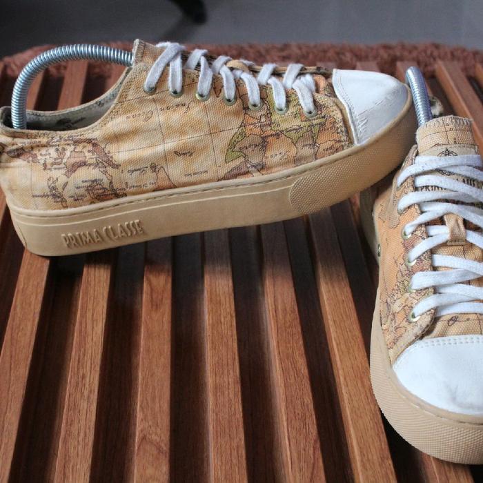 Sepatu sneakers keren " Prima classe" upper canvas peta keren outsole keras keriting. size 42 insole