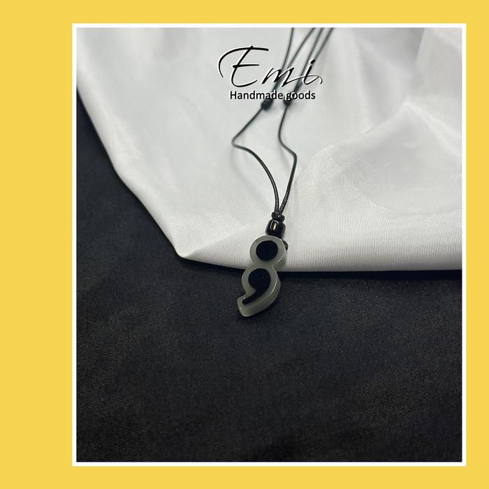 Emicraftt - Kalung Resin Semicolon Glow In The Dark -   Aksesoris Necklace Tali Korea Hitam Elegan -