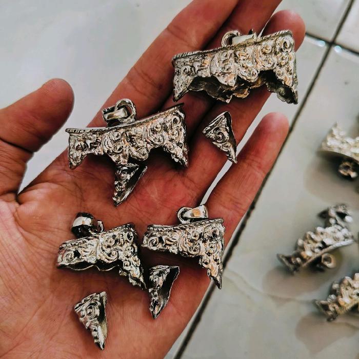 Ring variasi liontin kuku bahan alpaka dan koin