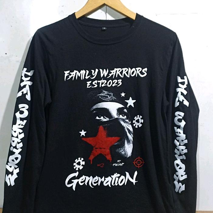 Kostum Kaos Family Warriors EST2023 Generation dengan Desain Bintang Merah dan Logo Unik untuk Pria 