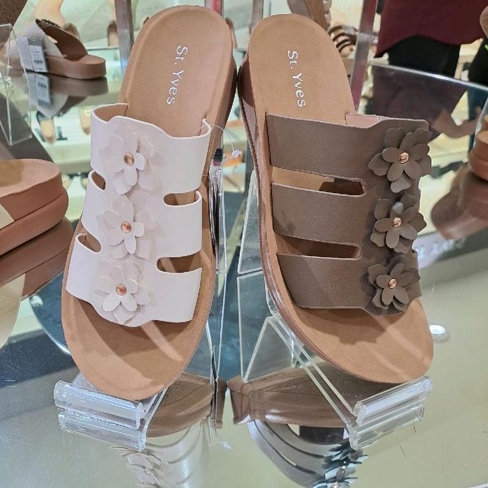sandal wanita St.yves bahan poliuretan sol poliuretan empuk tinggi hak 3 cm