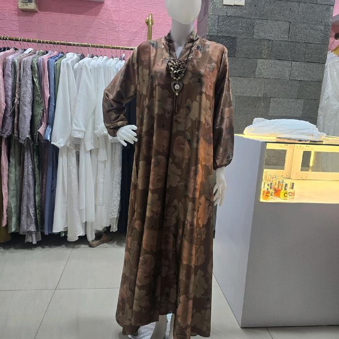 Gamis satin motif bunga besar