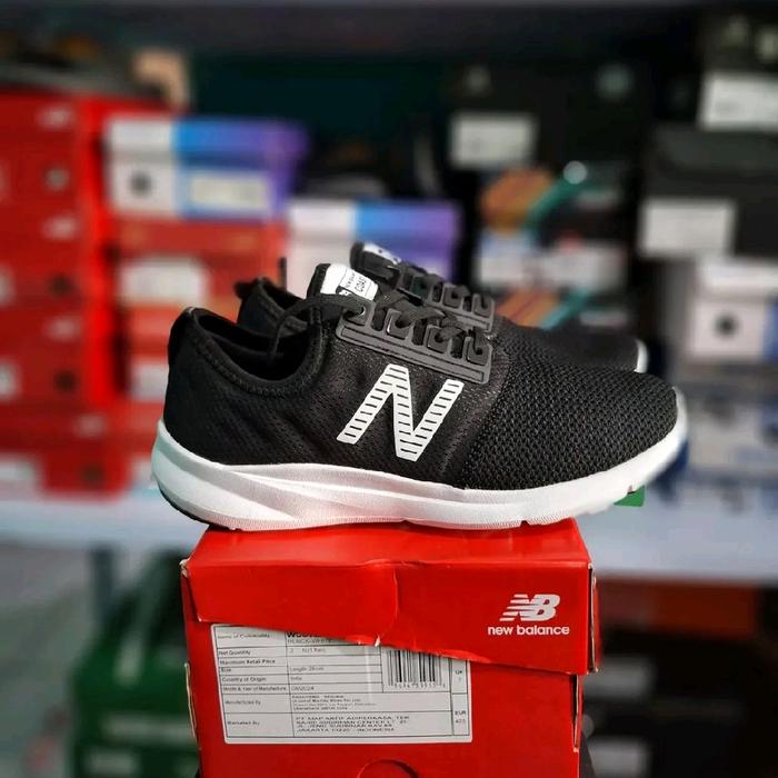 Sepatu New Balance Women Coast Black White (WCSTLXA4) Original