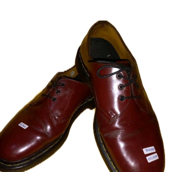 preloved dr martin second size 41-42, insol 27 Shoes Pria Pantofel Kerja Kasual