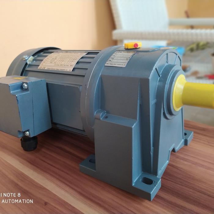 Paket motor induksi AC 3 phase 1 HP+Gearbox+Inverter Input 1 / 3 Phase