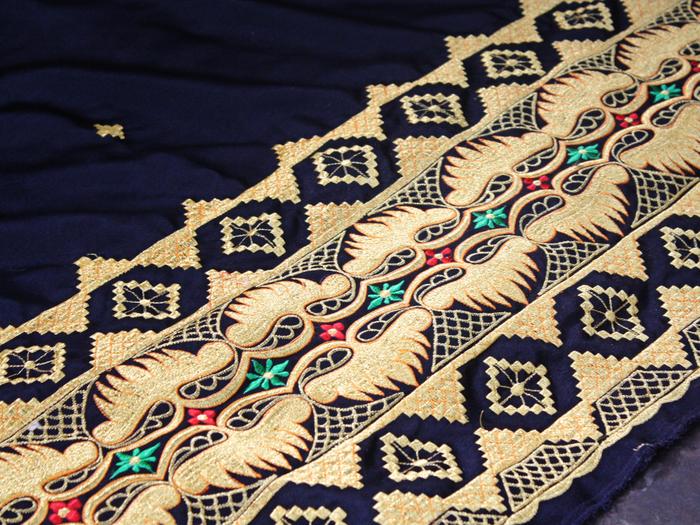 Kain Tapis Lampung Bordir Benang Emas Motif Tradisional Premium