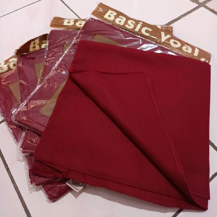[CUCI GUDANG] KERUDUNG SEGIEMPAT POLOS WARNA MAROON / HIJAB UMAMA BASIC VOAL