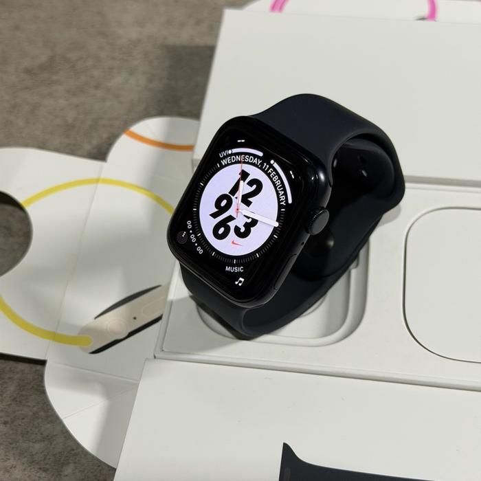 Apple Watch SE 3 44mm Midnight IBOX FULLSET ORIGINAL (Garansi On) LIKE NEW