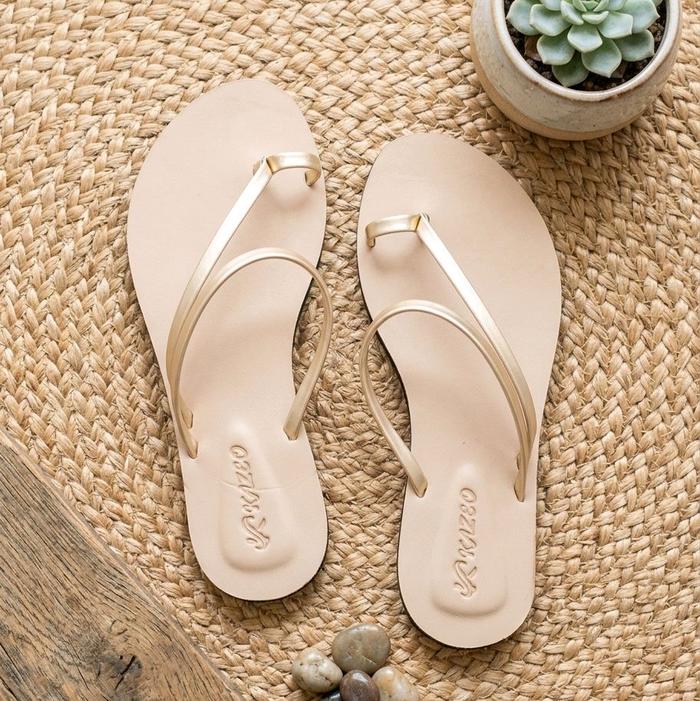 Kazeo Sandal Wanita Teplek Dagadu Jepit Jempol - Nyaman dan Stylish untuk Keseharian