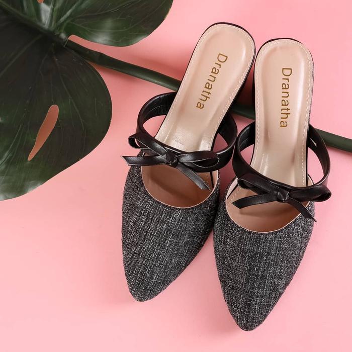 Brownish Greyish Blackish Dranatha Heels Wanita 5 Cm Shoes Black