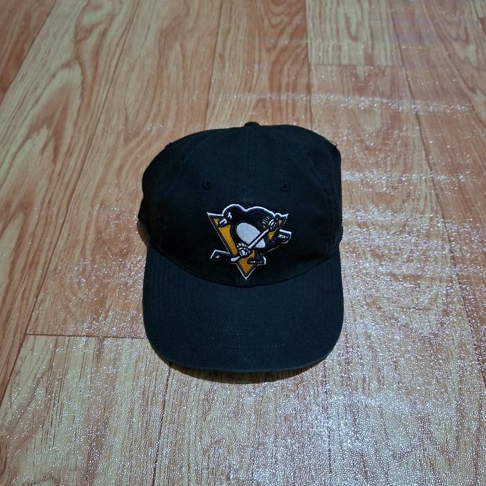 topi nhl penguin hitam preloved