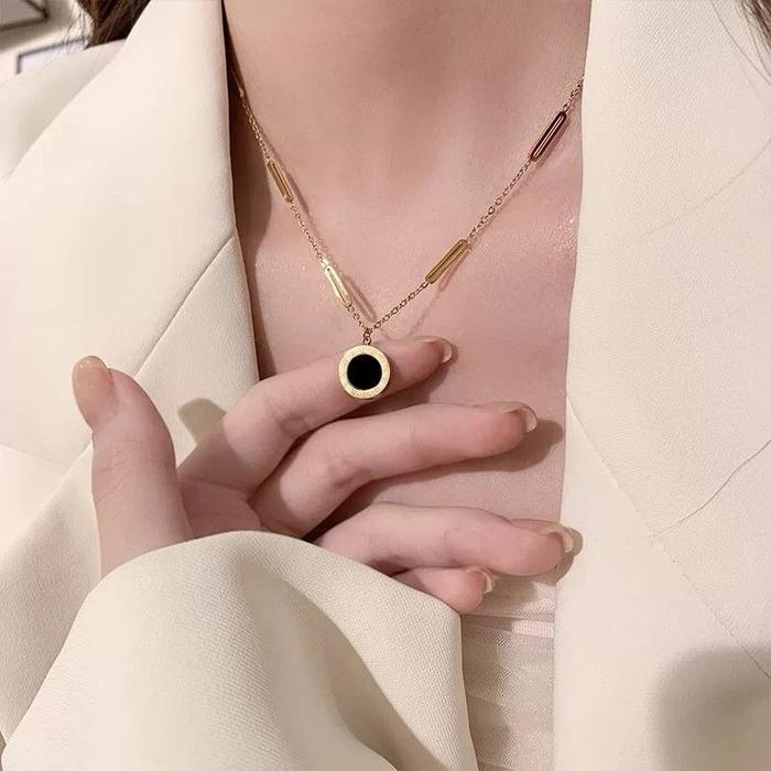 KALUNG Titanium Wanita Liontin Bulgari Terlaris Mewah Elegan Anti Karat Tidak Luntur