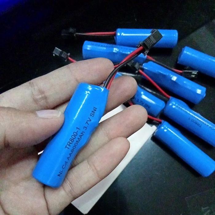 Baterai soket isi 1 pcs 800maH 3,7 Volt