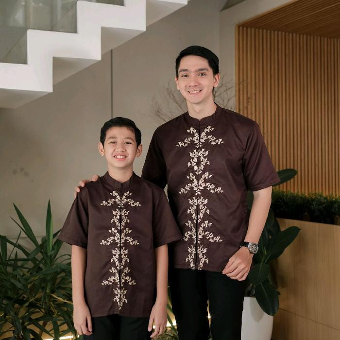 Ziza.id - Koko Couple Terbaru Ayah dan Anak Laki-Laki Lengan Pendek Katun Toyobo Premium Mahogany Mo