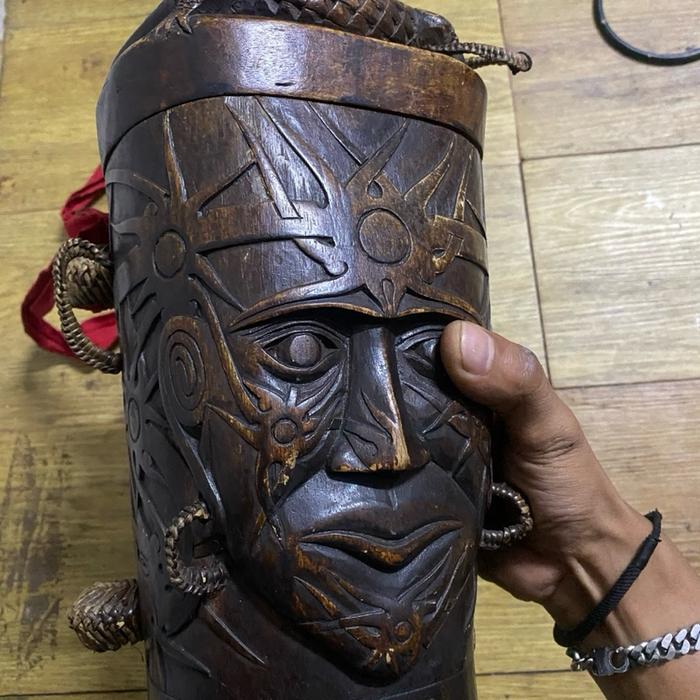 Topong Dayak Tas Kayu Ukir Tradisional Kalimantan Motif Etnik Kamang Trenggiling Seni Kriya