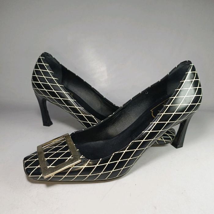 Roger Vivier Paris original leather Italian heels 37 size woman shoes