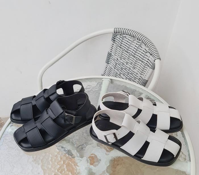 Leora Veddira - Bloomberg - Sepatu Sandal Big Size Jumbo - BIG SIZE JUMBO - BS Sepatu Sandal - SANDA