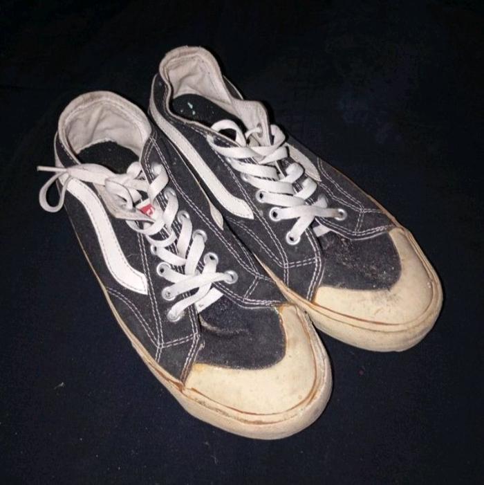 Sepatu Ventela Public Low Series White & Black Size 43 Second Murah