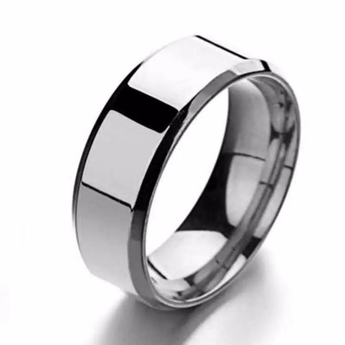 Cincin Pria Titanium Bold Signet Ring - Grade A: Simbol Ketegasan dan Kualitas Tanpa Kompromi