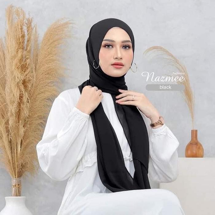 PASMINA NAZMEE YESSANA / pasmina yessana