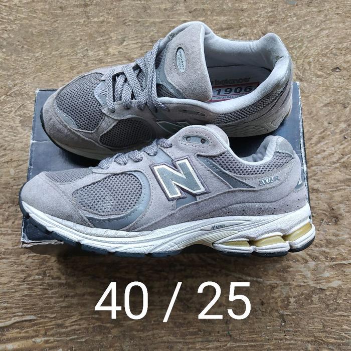 (HABIS) NewBalance 2002R Grey (second 0ri)