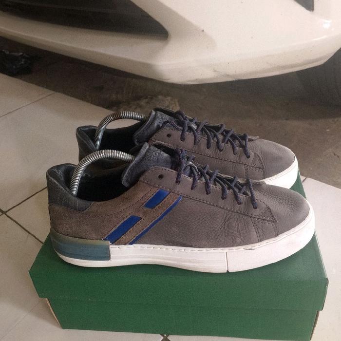 sepatu second branded hogan mens rebel low size tunggal 7,5 atau size 40.5 original authentic