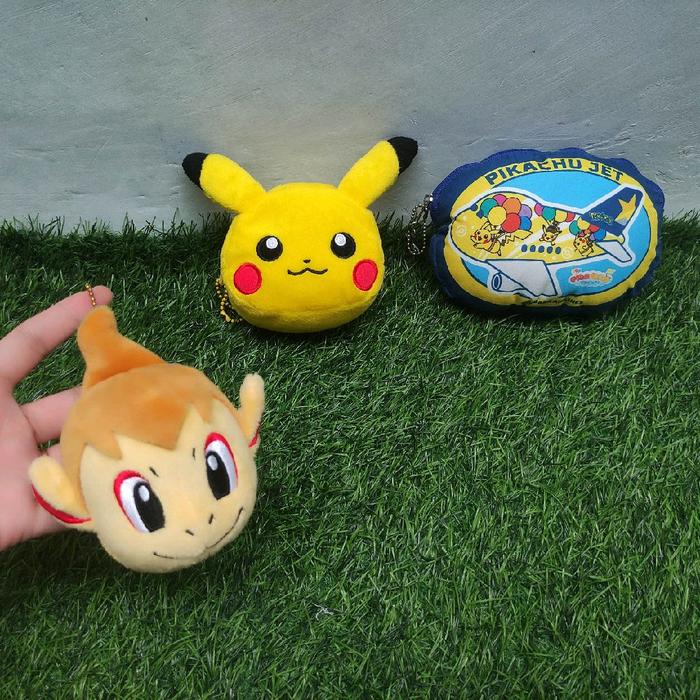 Dompet/ dompet koin/ gantungan tas/ bag charms boneka pokemon pikachu/ chimchar original