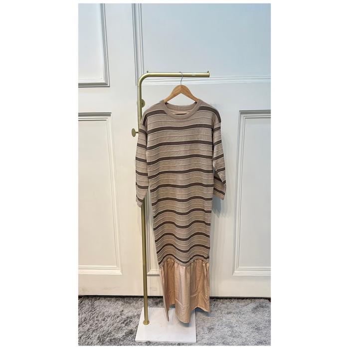 Inner long dress bahan rajut motif garis garis horizontal