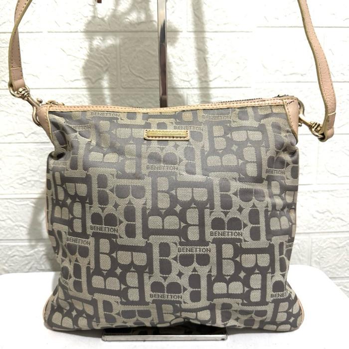 Tas sling bag nilon kulit asi. Tas selempang benetton. Tas prelop. Coklat bermotif