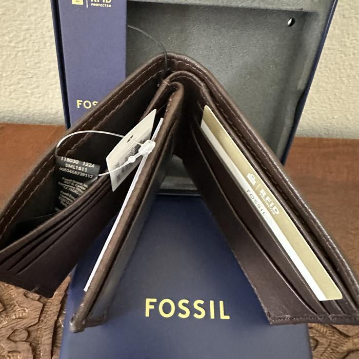 NWT Dompet Pria Fossil Brooks RFID Dark Brown with Tin Box