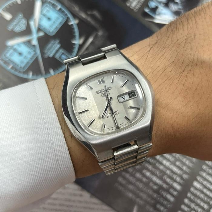 Seiko 5 Silver Dial TV Shape Automatic 6119-5490 Circa 1976
