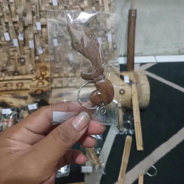 sofenir alat musik karinding