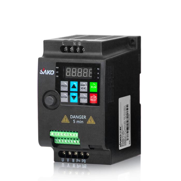 Single Phase AC220V Vector Inverter VFD Variable Frequency Converter