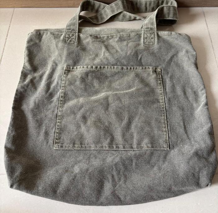 Typo Tote bag army/tote bag/tas bahu preloved