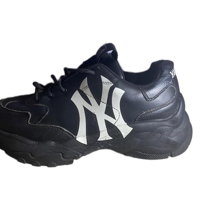Sepatu pria (MLB yankees)