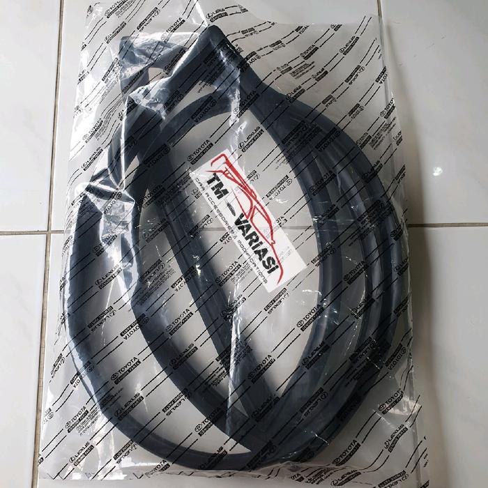 Karet Kaca Belakang Corolla KE70 Corolla DX Tahun 1980-1983 R1