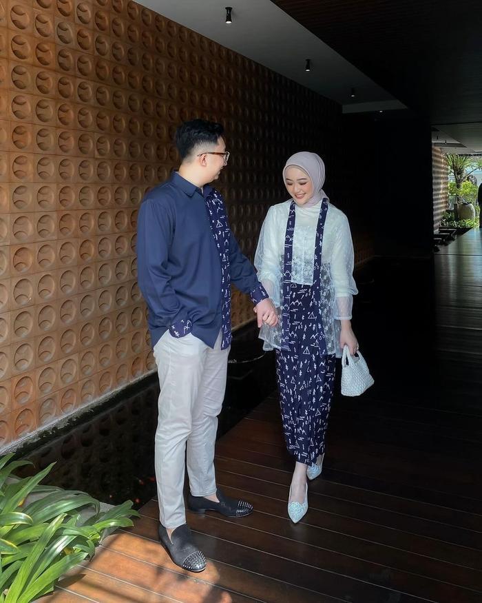 Solo Batik Store - Setelan Kebaya Couple Brukat Aplikasi Katun Jumputan Kemeja Pria Lengan Panjang B