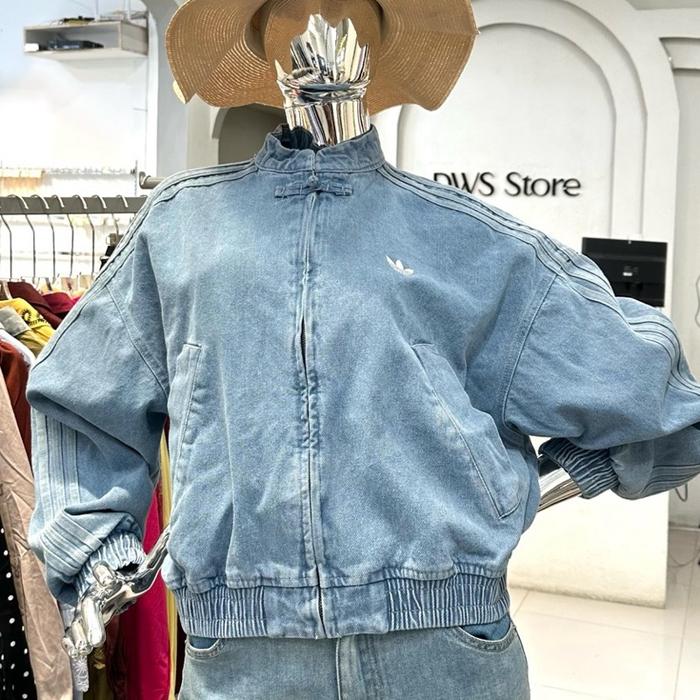 Adidas Jaket Track Denim Pria Wanita dengan Desain Klasik dan Nyaman untuk Aktivitas Sehari-hari