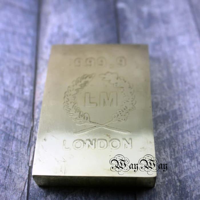 Batangan Logam LM London Gold Bar Replica – Koleksi & Dekorasi Unik