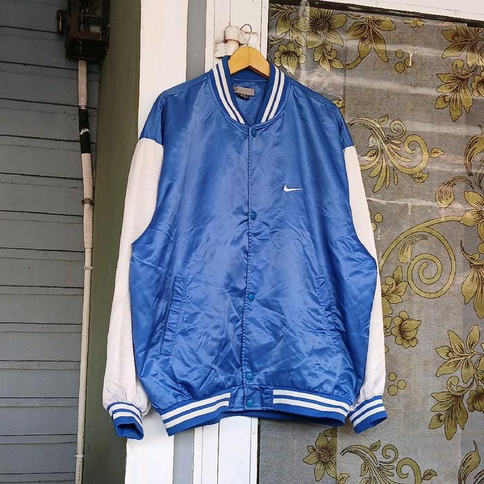Varsity Vintage Small Swoosh Nike Two Tone